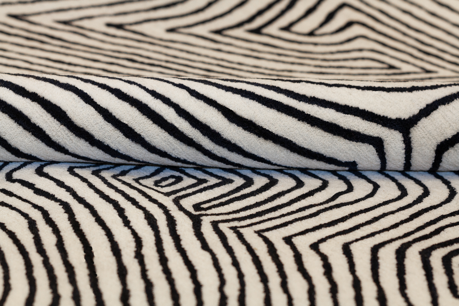 Maze in Black on Cream, 3 ft. x 10 ft.